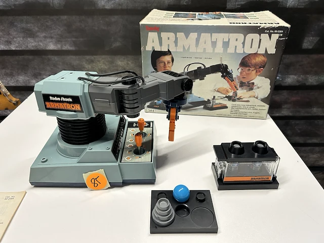 Armatron robot radio shack - afbeelding 1 van  5