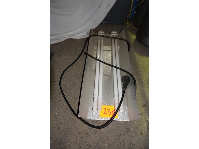 Armatuur met lampen - afbeelding 1 van  1