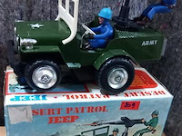Army jeep - afbeelding 1 van  1