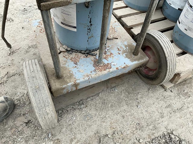 Aro 650 246-3-b asfaltfteermachine - afbeelding 3 van  13