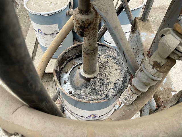 Aro 650 246-3-b asfaltfteermachine - afbeelding 8 van  13