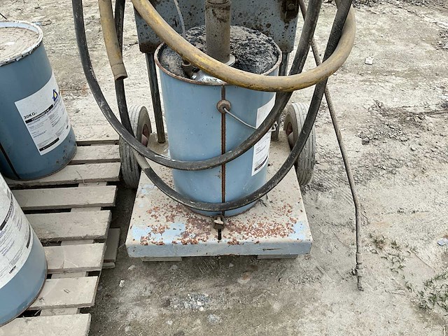 Aro 650 246-3-b asfaltfteermachine - afbeelding 10 van  13