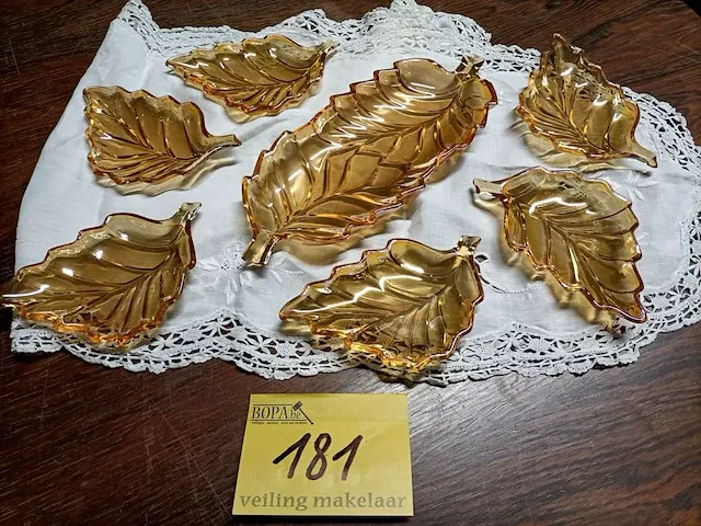Art deco amberkleurig glaswerk, 7 schaaltjes - afbeelding 1 van  3