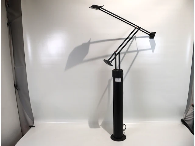 Artemide floor lamp by richard sapper - afbeelding 1 van  6