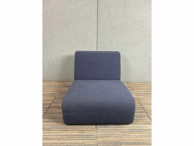 Artifort - toine van den heuvel - sofa - afbeelding 2 van  3