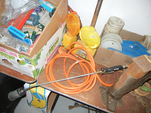 Asfeltbrander met twee verlichtingen - afbeelding 2 van  2