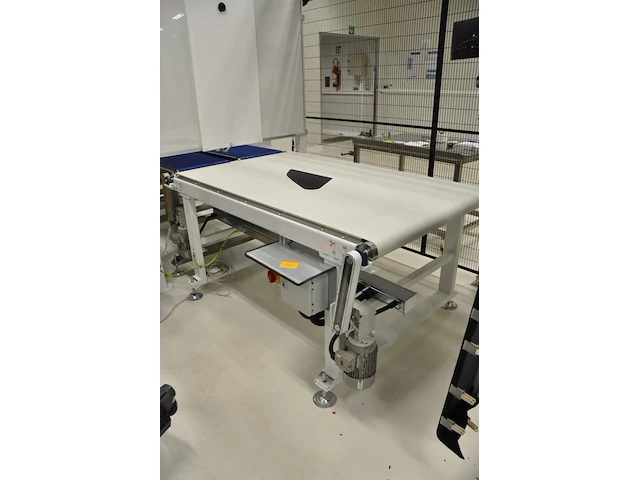 Assembly cell incl. conveyors and soldering machine - afbeelding 3 van  10
