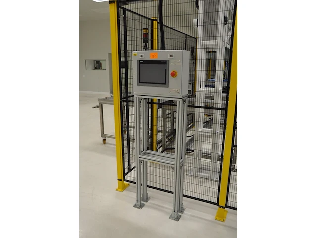 Assembly cell incl. conveyors and soldering machine - afbeelding 10 van  10