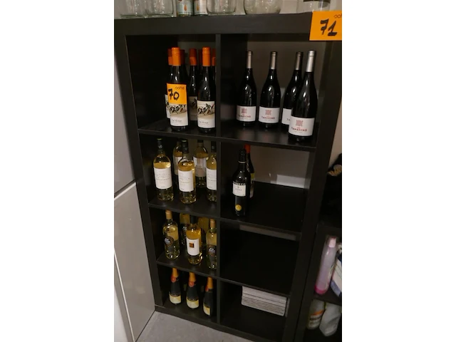 Assortiment aan jonge wijnen 28 flessen - afbeelding 1 van  7