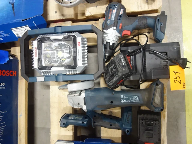Assortiment accu bosch professional - afbeelding 1 van  8