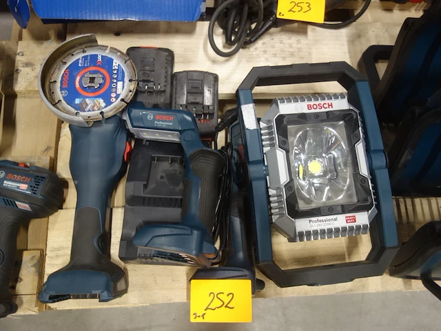 Assortiment accu bosch professional - afbeelding 1 van  7