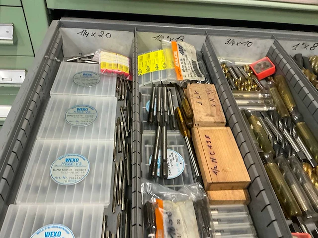 Assortiment draadsnijtappen en kussens - afbeelding 4 van  5