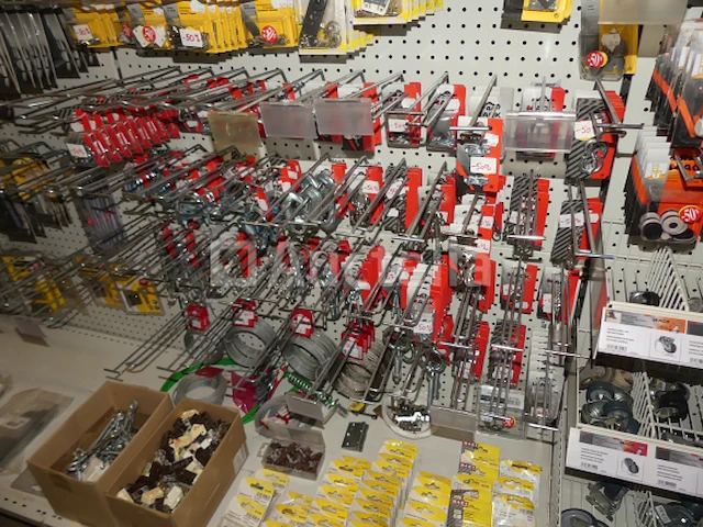 Assortiment hardware, sloten, hangsloten, enz... - afbeelding 10 van  17