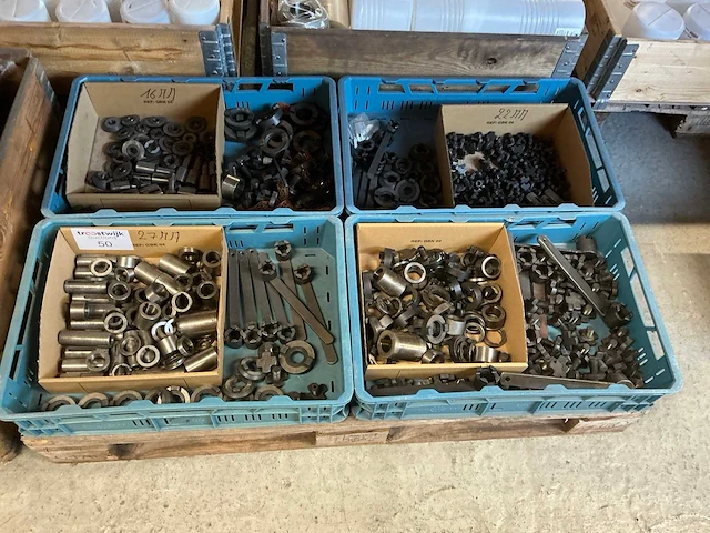 Assortiment toebehoren voor vlakfreeshouders - afbeelding 1 van  5