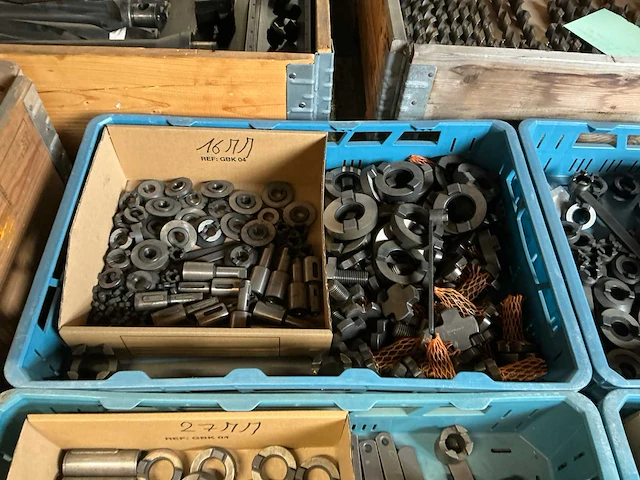Assortiment tussenringen, sleutels en kruismoeren - afbeelding 5 van  6