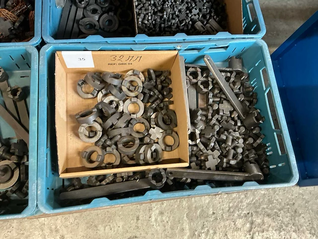 Assortiment tussenringen, sleutels en kruismoeren - afbeelding 6 van  6