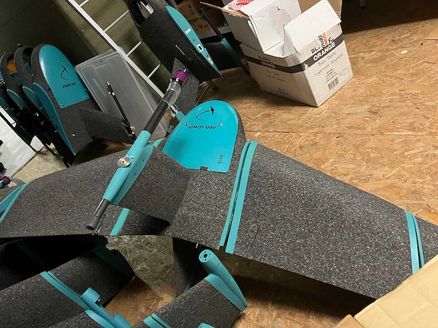 Assortiment van fpv drones en andere drone / modelbouw toebehoren - afbeelding 5 van  12