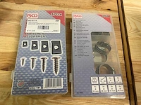 Assortiment vijzen, moeren, pluggen en ijzerwaren - afbeelding 4 van  17