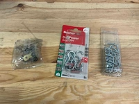 Assortiment vijzen, moeren, pluggen en ijzerwaren - afbeelding 7 van  17