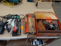 Assortiment werkmateriaal - afbeelding 1 van  7