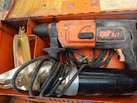 Assortiment werkmateriaal - afbeelding 6 van  7