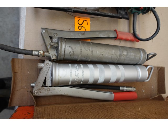 Assortiment werkmateriaal - afbeelding 7 van  7