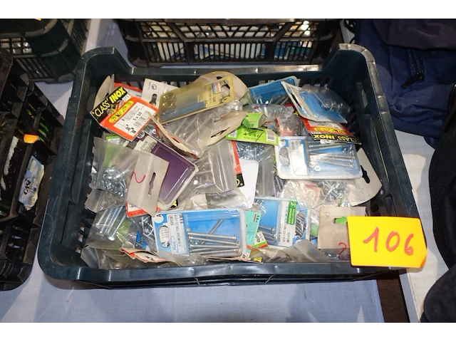 Assortimentbakje met nagels, vijzen enz. (nieuw) - afbeelding 1 van  2