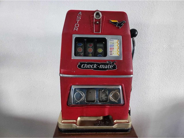 Astor check mate slotmachine - afbeelding 1 van  7