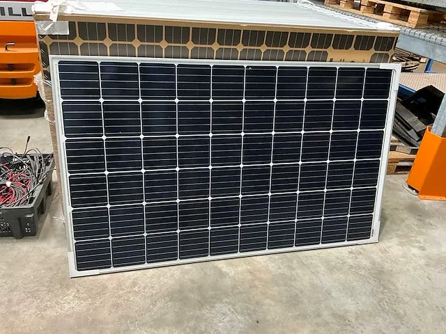 Astronergy - zonnepanelen 31 stuks - afbeelding 1 van  5