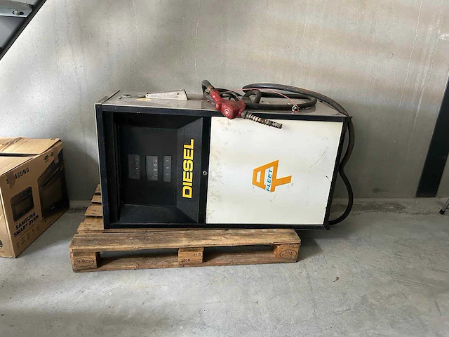 At fleet tankstationapparatuur - afbeelding 1 van  3