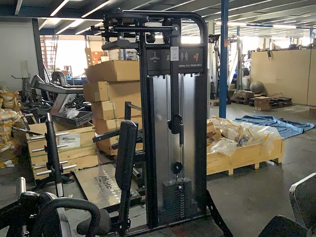 Athletic performance black series pec fly rear delt krachtstation - afbeelding 1 van  7