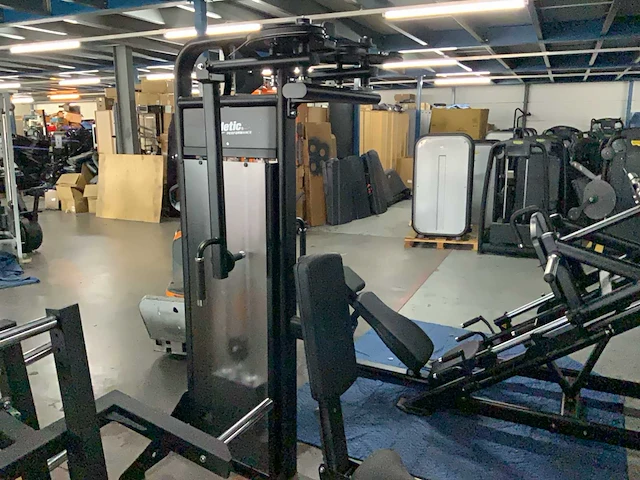 Athletic performance black series pec fly rear delt krachtstation - afbeelding 4 van  7