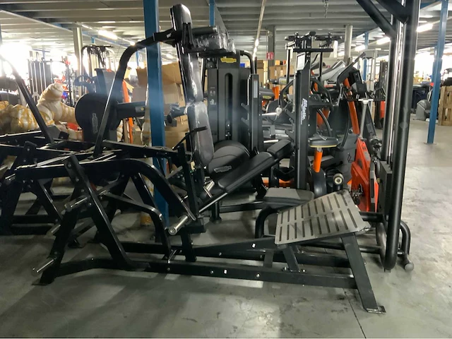 Athletic performance hack squat nieuw krachtstation - afbeelding 1 van  5