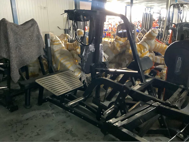 Athletic performance hack squat nieuw krachtstation - afbeelding 4 van  5