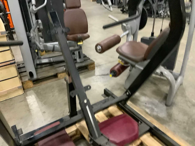 Athletic performance plate loaded 50mm shoulderpress krachtstation - afbeelding 4 van  6