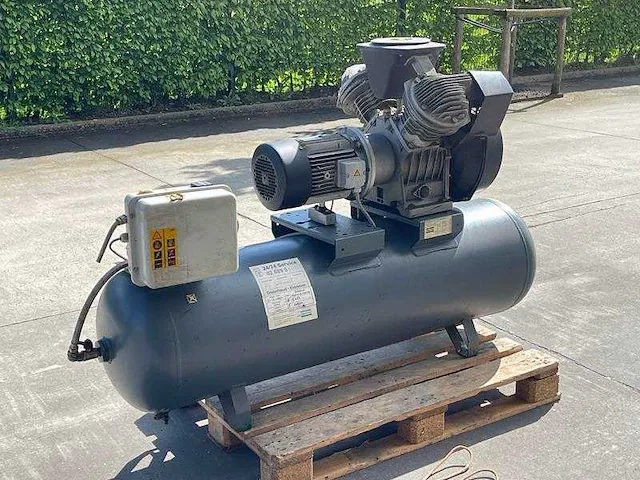 Atlas copco - le 7 - air compressors - afbeelding 1 van  8