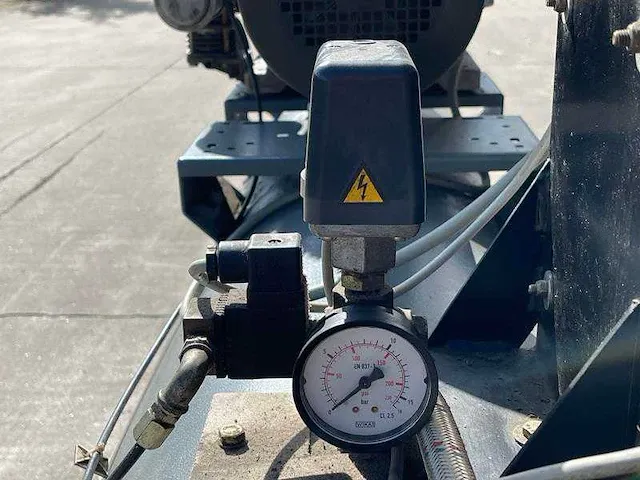 Atlas copco - le 7 - air compressors - afbeelding 8 van  8