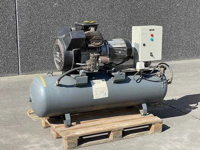 Atlas copco - le 8 - air compressors - afbeelding 1 van  10