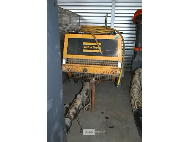 Atlas copco mobiele compressor met machines - afbeelding 7 van  14