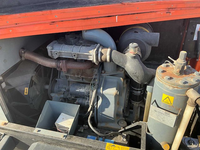 Atlas copco xas 46 / xahs 36 deutz f2m 1011 mobiele schroefcompressor - afbeelding 2 van  20