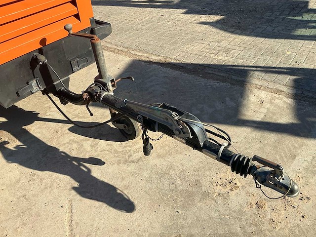 Atlas copco xas 46 / xahs 36 deutz f2m 1011 mobiele schroefcompressor - afbeelding 17 van  20