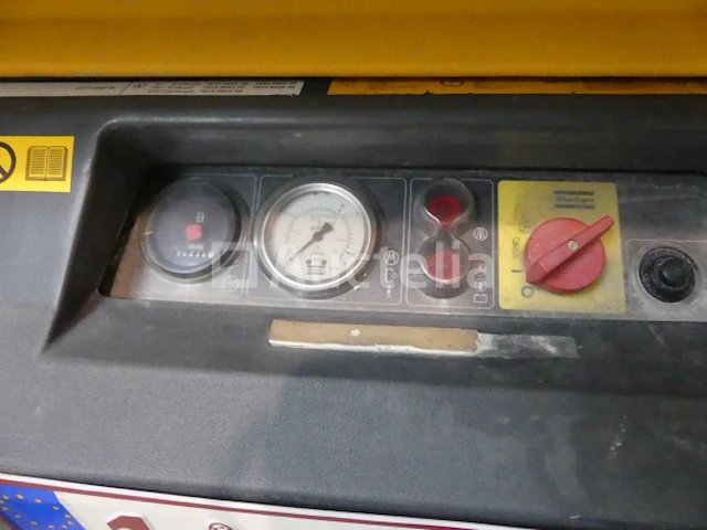 Atlas copco xas97dd pe getrokken compressor - afbeelding 9 van  13