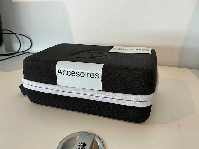 Atomos opbergtas met diverse accessoires - afbeelding 4 van  5