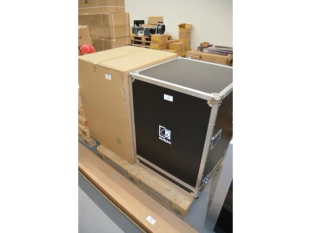 Audac flightcase afm. 97x72x72 cm nieuw in doos - afbeelding 1 van  4