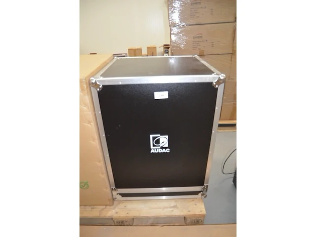 Audac flightcase afm. 97x72x72 cm nieuw in doos - afbeelding 1 van  5