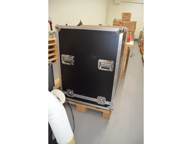 Audac flightcase afm. 97x72x72 cm nieuw in doos - afbeelding 4 van  5