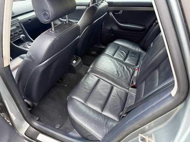 Audi - 2005 - a4 - personenauto - afbeelding 8 van  28