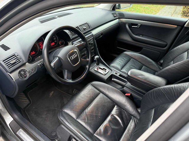 Audi - 2005 - a4 - personenauto - afbeelding 9 van  28