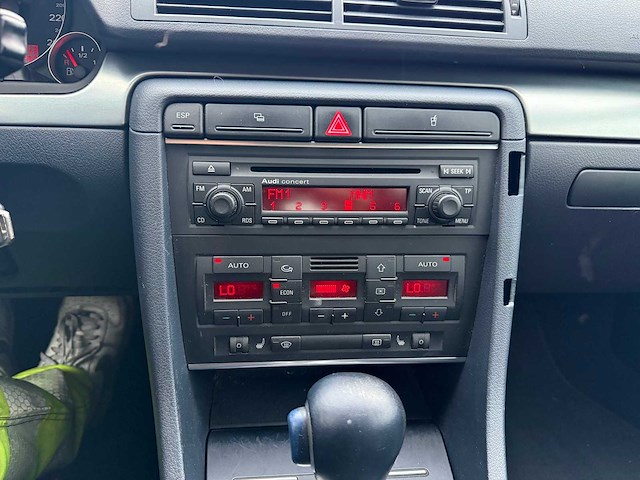 Audi - 2005 - a4 - personenauto - afbeelding 11 van  28