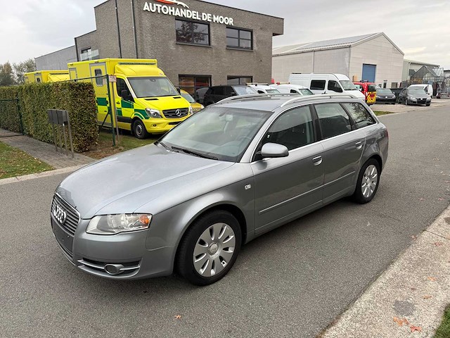 Audi - 2005 - a4 - personenauto - afbeelding 1 van  28